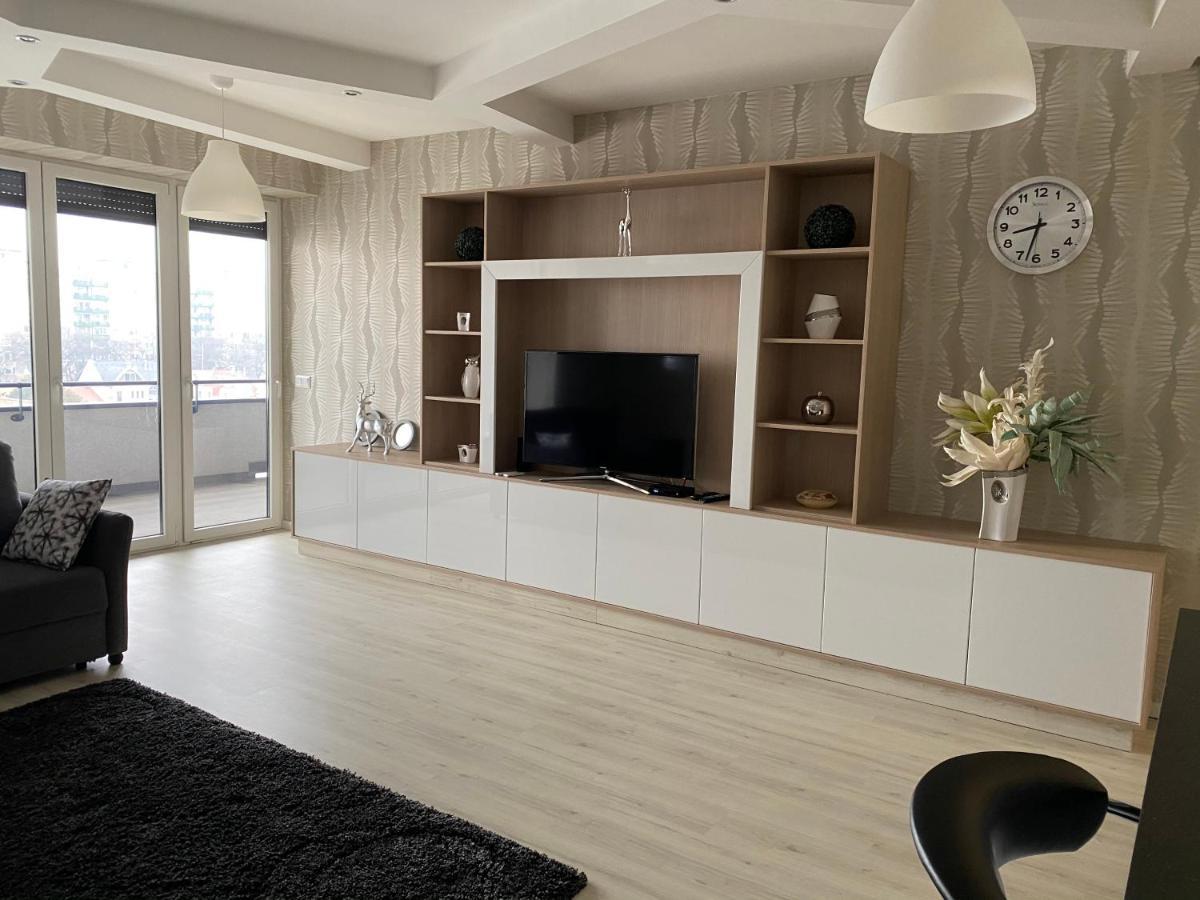 Parizsi Udvar I. Apartment デブレツェン エクステリア 写真